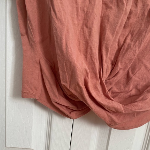 3/$30 ✨ ZARA | Cropped Knotted Tee - Picture 2 of 3